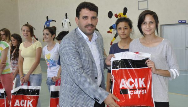 ÇAKIR’DAN ŞAMPİYONLARA HEDİYE