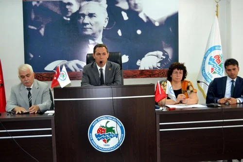 BİZİM FITRATIMIZDA SEVMEK VAR