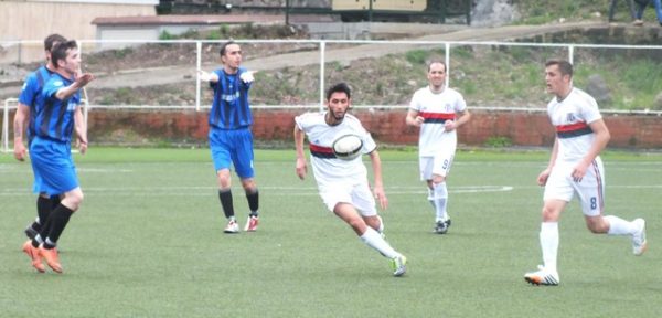 ŞAMPİYON ADAYLARI YENİŞEMEDİLER..!