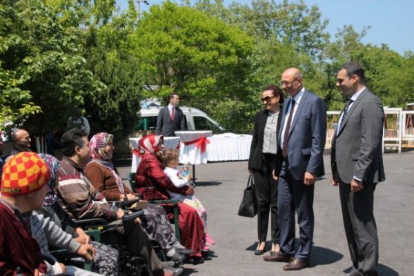 ERDEMİR’DEN 10 AKÜLÜ ARABA..!