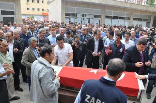 AKBULUT İÇİN BELEDİYEDE TÖREN DÜZENLENDİ..!