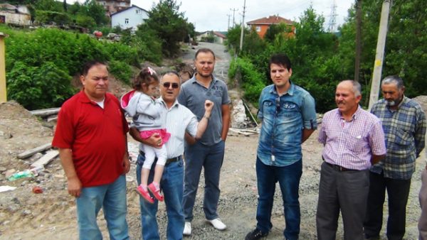 LAĞIM DIŞARI AKIYOR..!