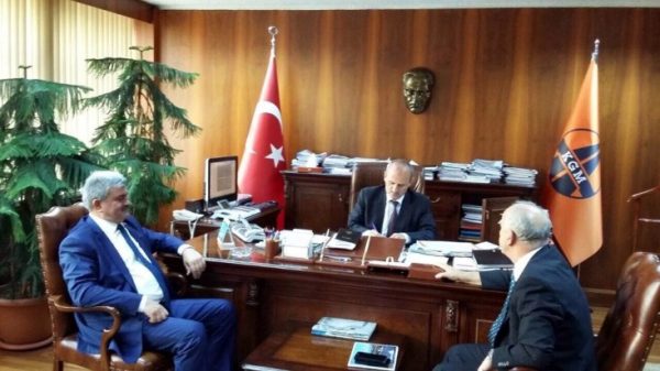 YOL İÇİN YOLLARA DÜŞTÜLER..!