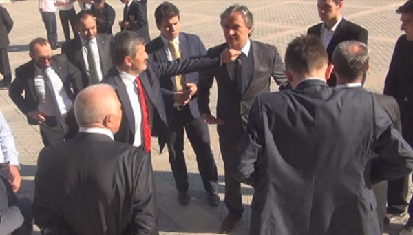 YOK ARTIK! ‘BACAKLARI BİR YERİNE GİRSİN’