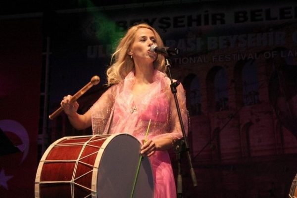 60 KİŞİ GİTTİ, KONSER BİTTİ..!