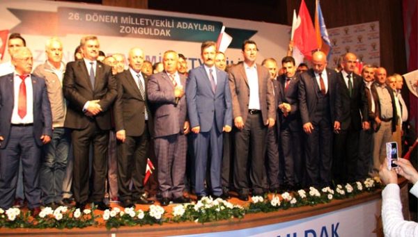 AK PARTİ’DE GÖVDE GÖSTERİSİ