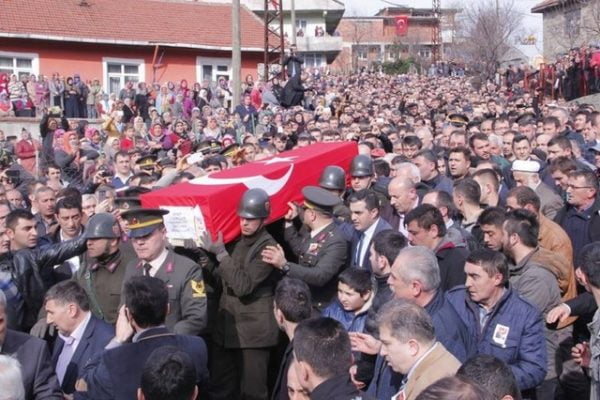 ŞEHİDİMİZ TOPRAĞA VERİLDİ