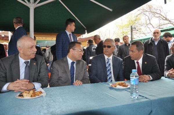 ADALET BAKANI ÇAYINI EREĞLİ’DE İÇTİ