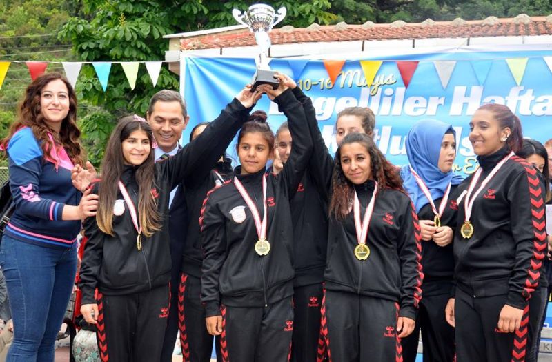 BAŞKAN UYSAL SEVİNDİRDİ..