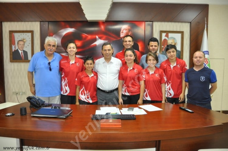 AVRUPA 3.SÜ TAKIMDAN, BAŞKAN UYSAL’A ZİYARET..