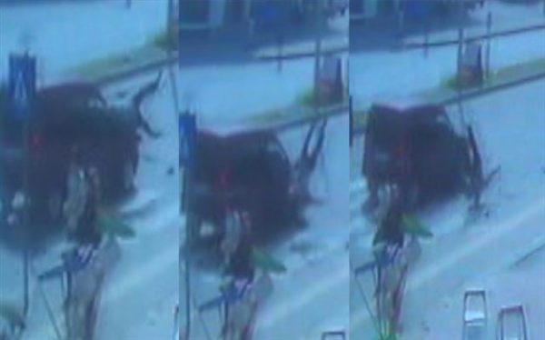 İŞTE KAZA ANI… YAŞLI ADAM HAVADA BÖYLE TAKLA ATTI…