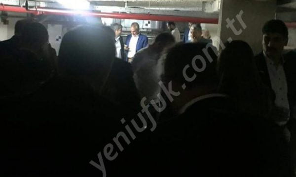 FLAŞ..FLAŞ..VEKİLLER SIĞINAĞA İNDİRİLDİ..