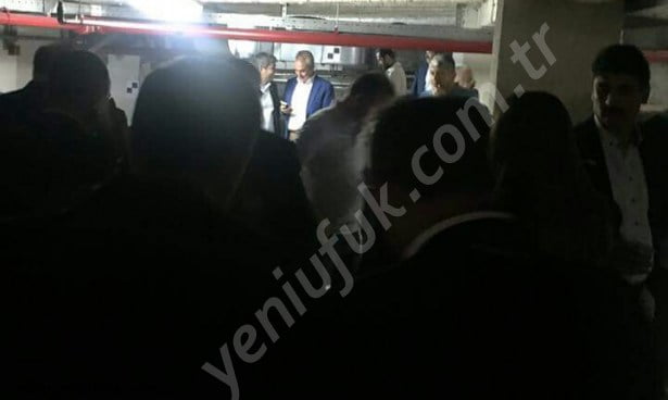FLAŞ..FLAŞ..VEKİLLER SIĞINAĞA İNDİRİLDİ..