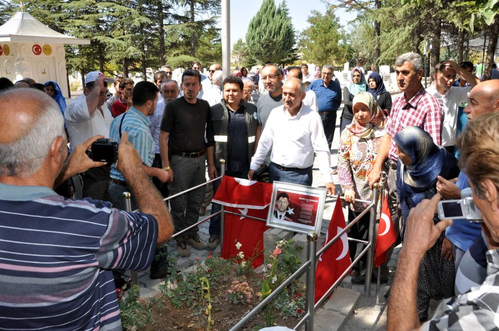 ÖMER HALİSDEMİR’İN NİĞDE’DEKİ ŞEHİTLİĞİNE ZİYARET..