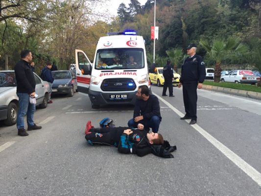 İLACINI İÇMEYİNCE GÖZLERİ KARARAN SÜRÜCÜ KAZA YAPTI ..