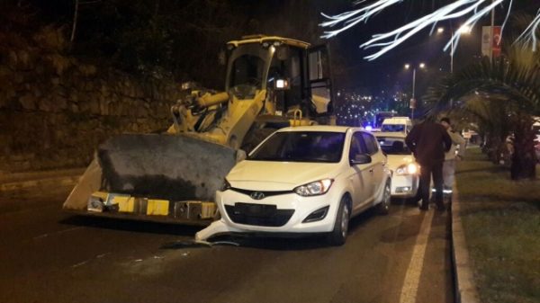 İŞ MAKİNESİNİN FRENİ PATLAYINCA…