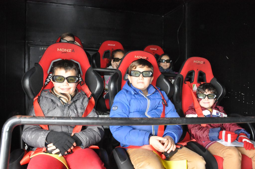 GÖSTERİME BAŞLANDI