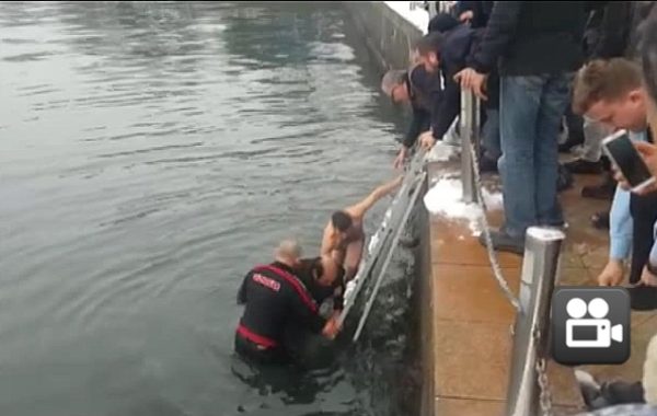 POLİS MEMURU VE VATANDAŞ KURTARDI