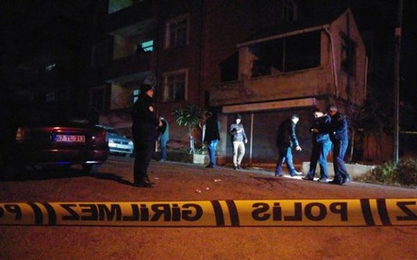 KANLAR İÇİNDE YERE YIĞILDI