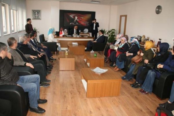 ÜSTÜMÜZE DÜŞENİ YAPMAYA ÇALIŞIYORUZ