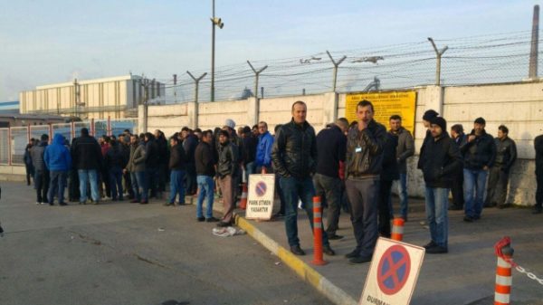 ERDEMİRLİ TAŞERON İŞÇİLER EYLEM YAPTI
