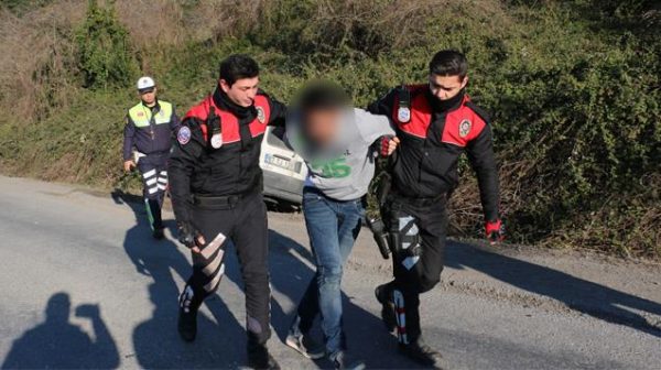 ARABAMI BU ŞEKİL ÇEKTİM, OTURUYORUM