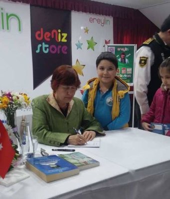 “SINIFA GELEN YAZARDAN ETKİLENDİM”