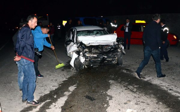 1 KİŞİ ÖLDÜ, 2 KİŞİ YARALANDI