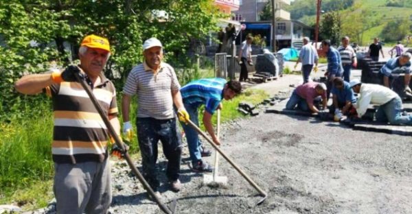KÖY SAKİNLERİ YAPIYOR
