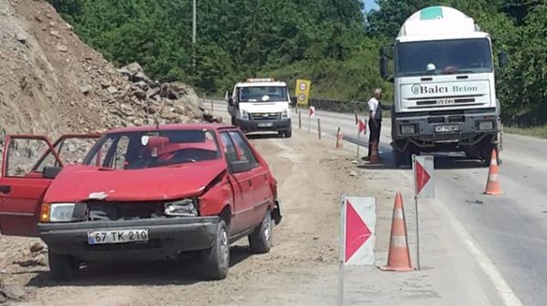 BETON MİKSERİ ÇARPTI 4 ARAÇ BİRBİRİNE GİRDİ..