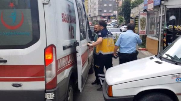 KOCASINI BIÇAKLA YARALADI..