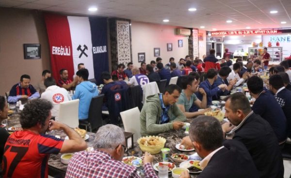 ZONGULDAKSPOR’LULAR A�FTARDA BA�R ARAYA GELDA�..