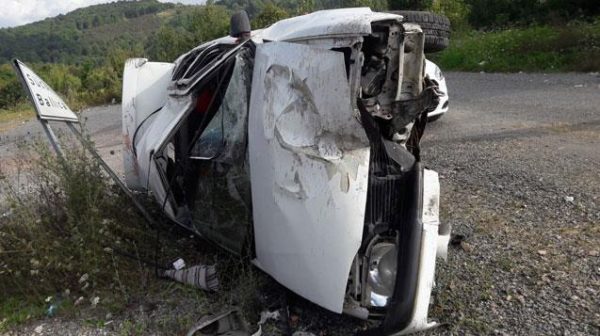 OTOMOBA�L TAKLA ATTI ,ARAA� KULLANILAMAZ HALE GELDA�..