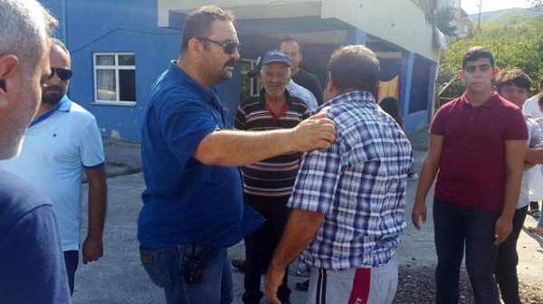 KAMYON VE TIRLARIN GEA�A�AzA�NDEN RAHATSIZ OLUP TEK BAAzINA EYLEM YAPTI..