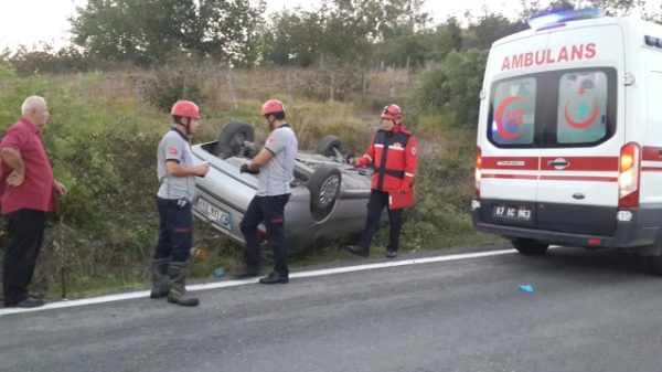YOLDAN A�IKAN ARAA� TAKLA ATTI 3 YARALI..