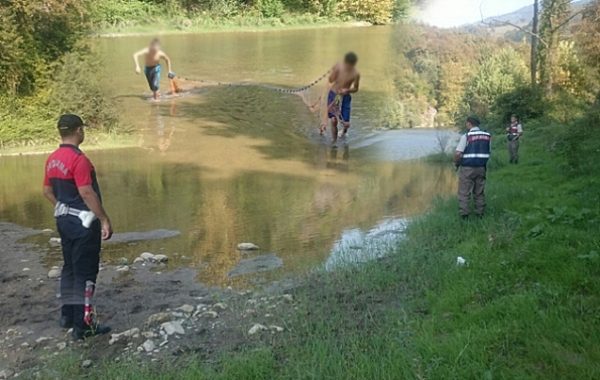 BALIK TUTAN 3 KA�AzA�’YA� JANDARMA AFFETMEDA�..