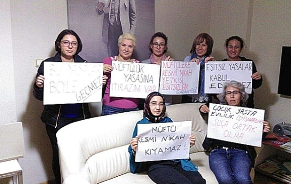 EREAzLA� KADIN PALTFORMU”MA?FTA?LERE RESMA� NA�KAH KIYMA YETKA�SA� VERA�LMESA�NE HAYIR DA�YORUZ”..