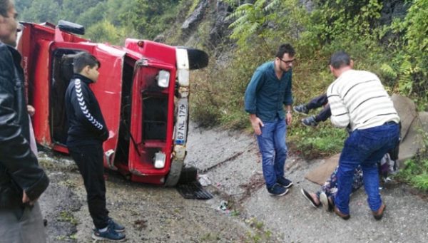 ZONGULDAK KARA YOLUNDA KAZA 2’A� A�OCUK 3 KA�AzA� YARALANDI..