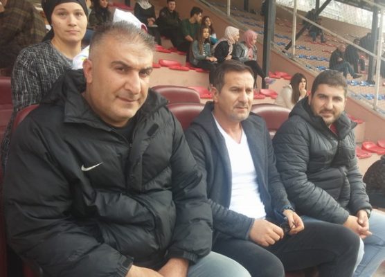 ERGA?N PENBE SOYUNMA ODASINDA…