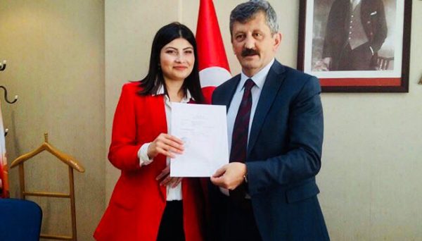AK PARTA�’YE 22 YAAzINDA ADAY…