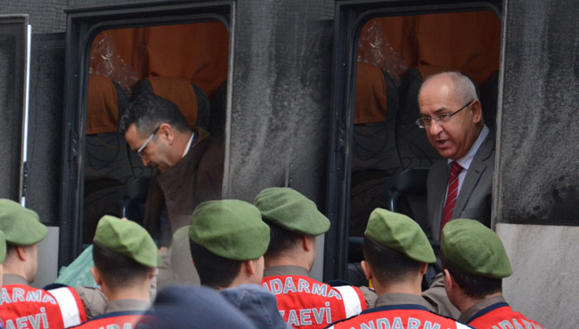 AMİRAL 15 YIL, ALBAY 10 YIL CEZA ALDI