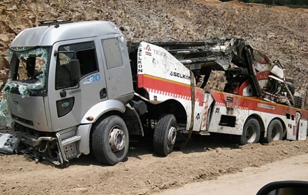 SOĞANLI’DA VİNÇ DEVRİLDİ
