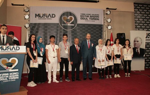 BAŞARI ÖDÜLLERİ VERİLDİ
