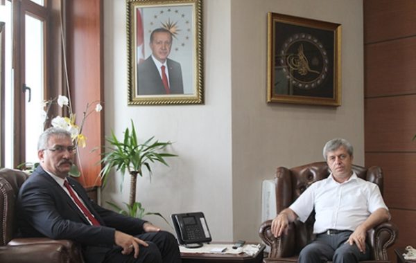 VALİ’YE GİTTİ…