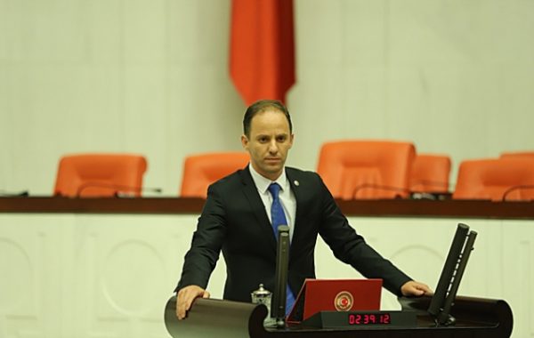 YAVUZYILMAZ, DURDURULAN İNŞAATI SORDU…
