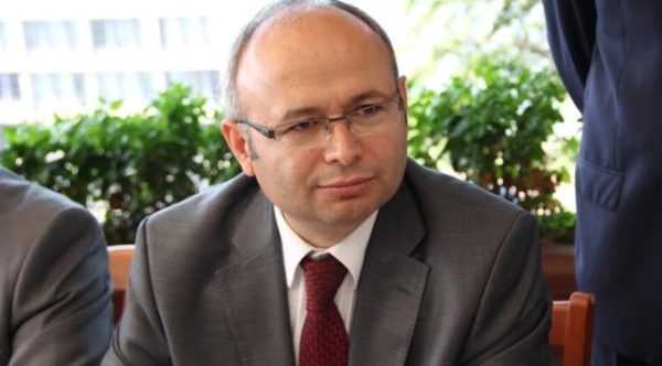 RESMEN ADAYLIĞINI AÇIKLADI…