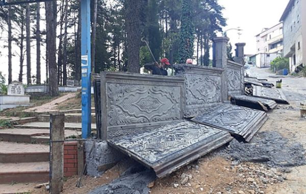 DEMİRTAŞ’TAN MEZARLIK AÇIKLAMASI…