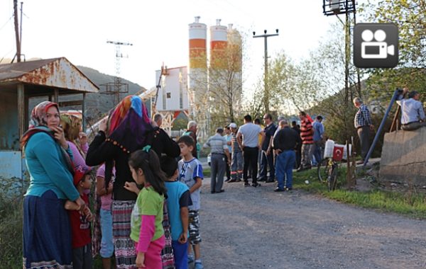 VATANDAŞLARDAN TEPKİ EYLEMİ…