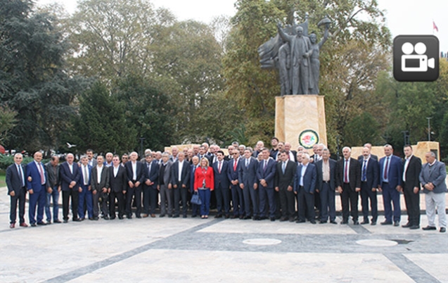 MUHTARLAR ÇELENK SUNDU…