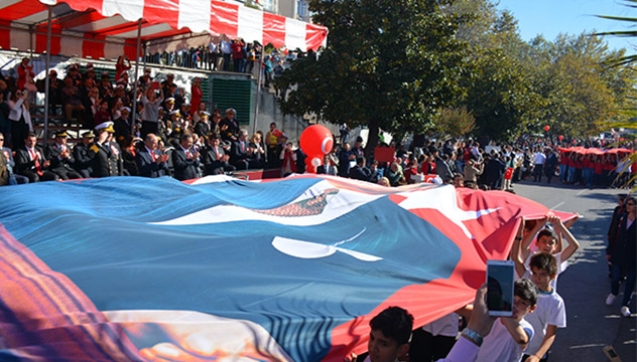 SAHİL BULVARINA SIĞMAYAN COŞKU